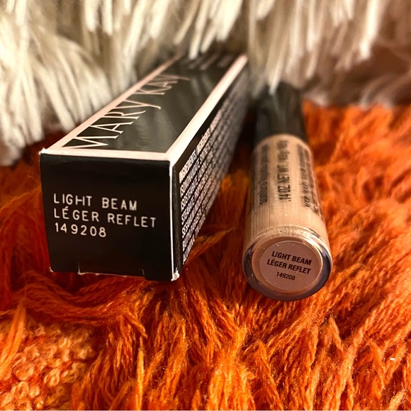 New Mary Kay Shimmer Liquid Eye Shadow Light Beam NIB Full Size - Picture 4 of 5